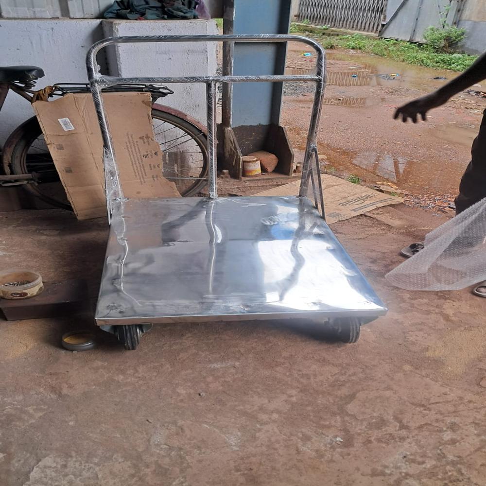 Ss Platform Trolley - Capacity: 100 Kg
