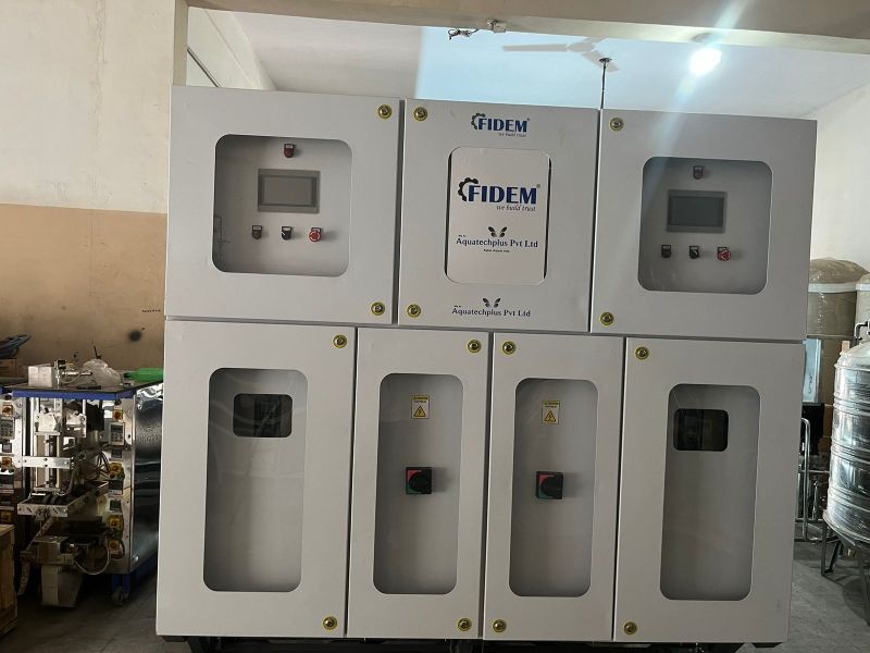 48 Tr Air Cooled Chiller Export - Color: Multi   Color