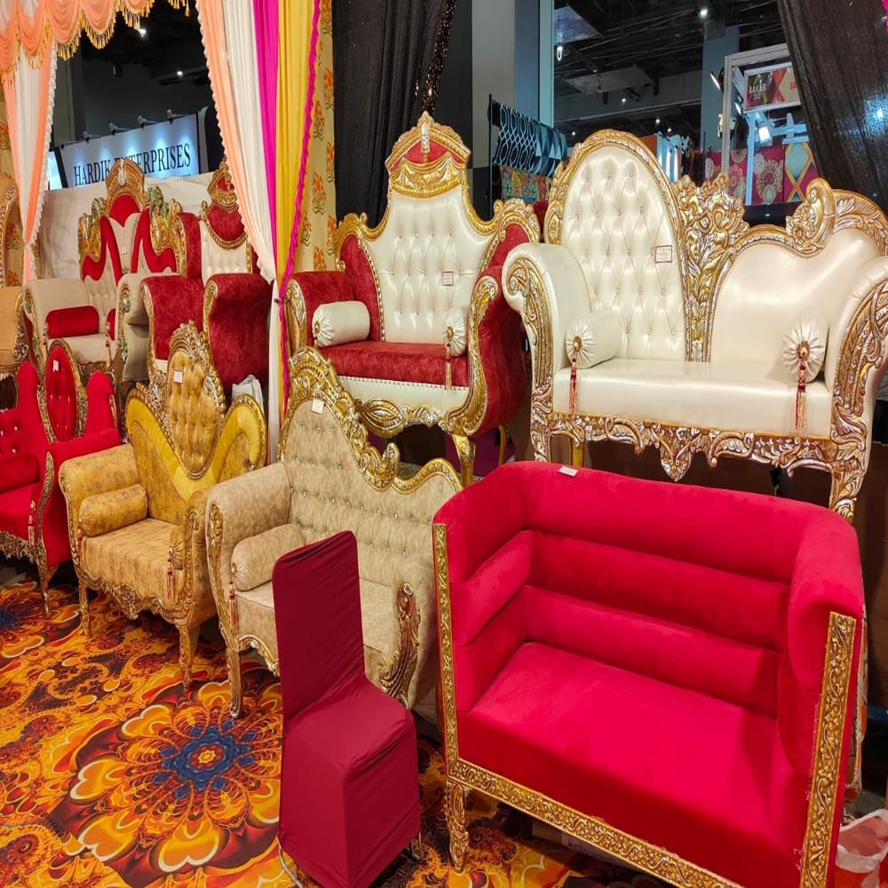 Queen Couch Wedding Chair