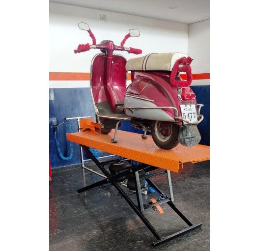 Lift Up Two Wheeler Lift - Capacity: 3500 Kg