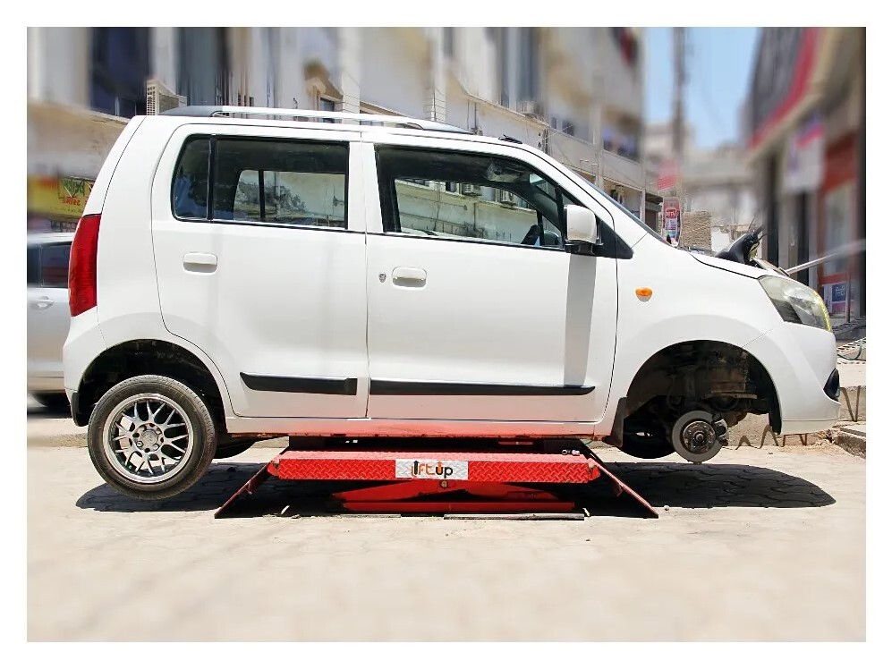 Lift Up brand Balloon Type low rise Lift