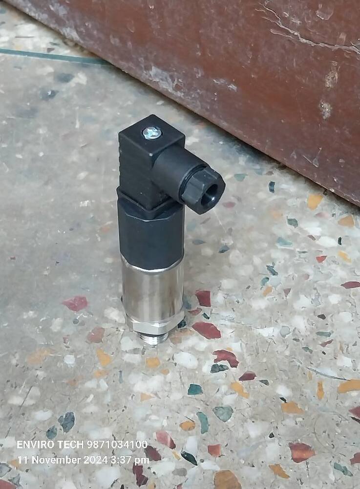 HUBA* SWITZERLAND Pressure Transmitter Part No 520.930S032401 Range 0-10 Bar