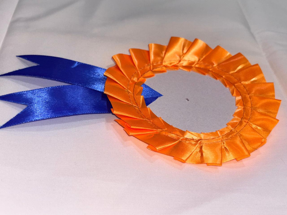 Round 4g 5 inches Ribbon Badges