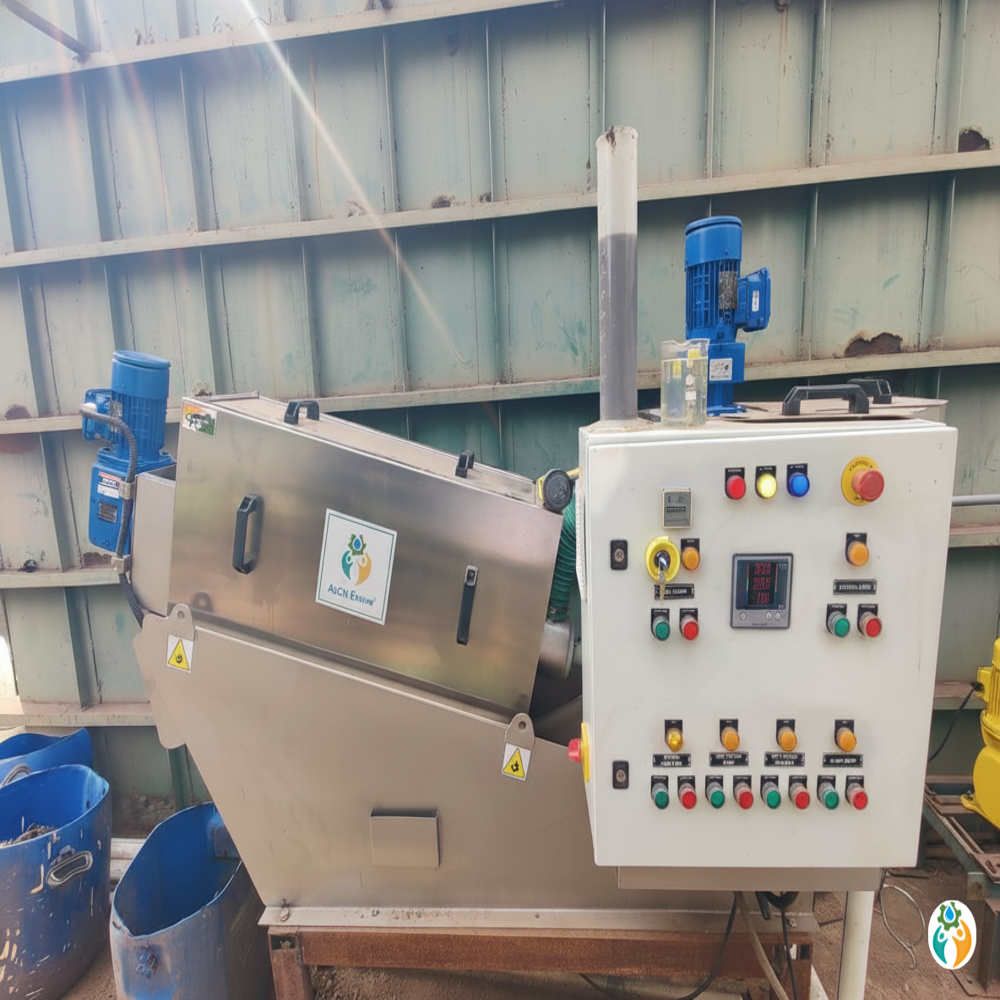 Industrial Screw Press Sludge Dewatering Machine For Effluent Treatment Plants - Color: Silver-grey