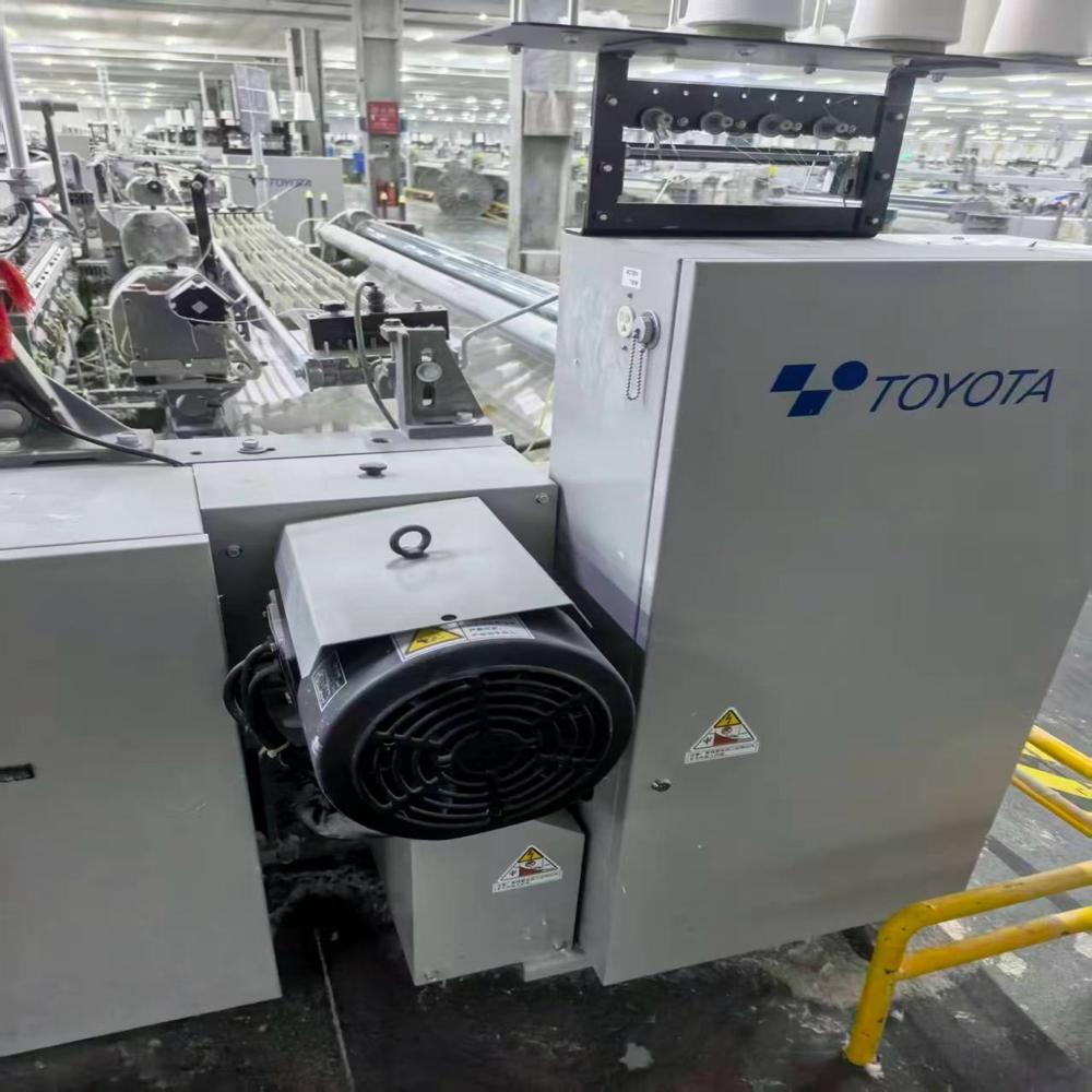 Toyota T810 air jet loom