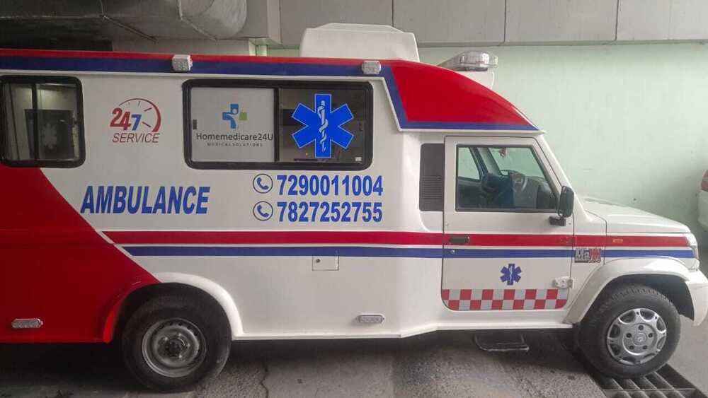 Als  Ambulance - Color: White And Red
