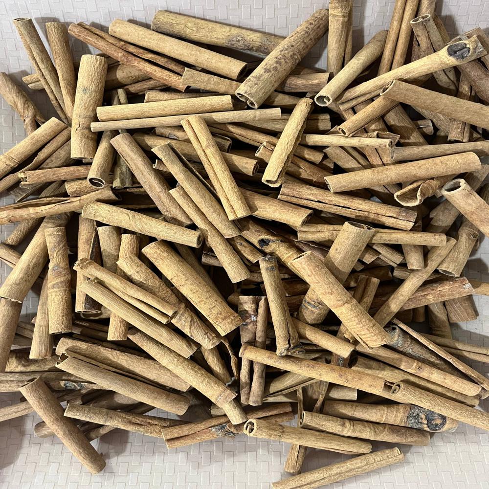Cinnamon Sticks - Dried Cinnamomum Bark, Brown Color, Grade A - Aromatic Flavor, Versatile Spice For Dishes And Drinks