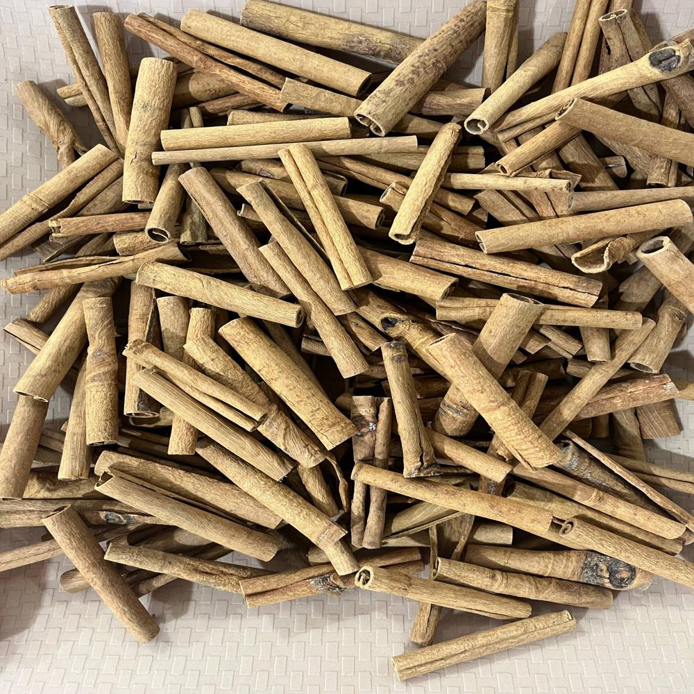 Cinnamon Sticks - Dried Cinnamomum Bark, Brown Color, Grade A - Aromatic Flavor, Versatile Spice For Dishes And Drinks