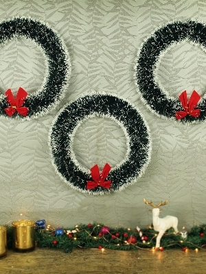 klip2deal Christmas Wreath for Main Front Door