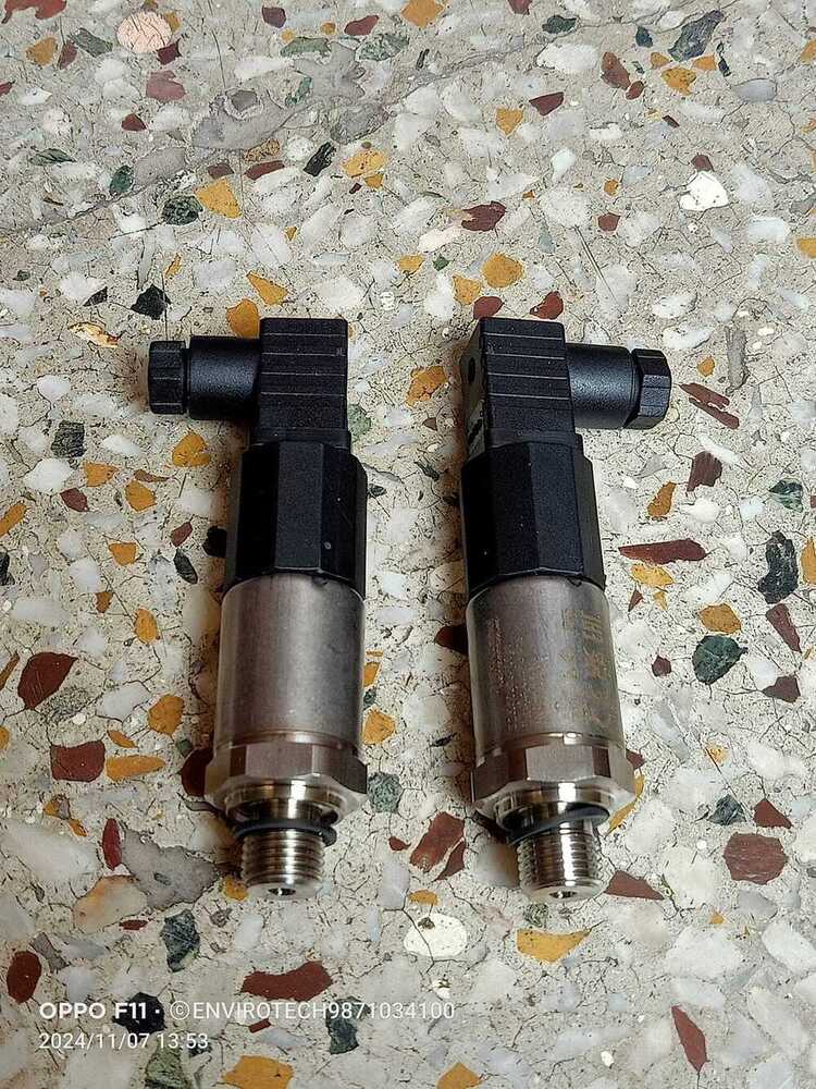 Huba Pressure Transmitter Model 520.940S032401 RANGE 0-60 BAR