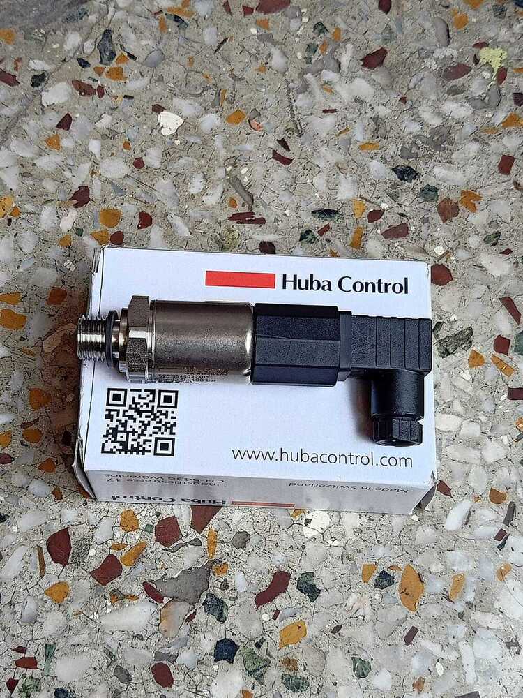 Huba Pressure Transmitter Model 520.954S032401 RANGE 0-400 BAR
