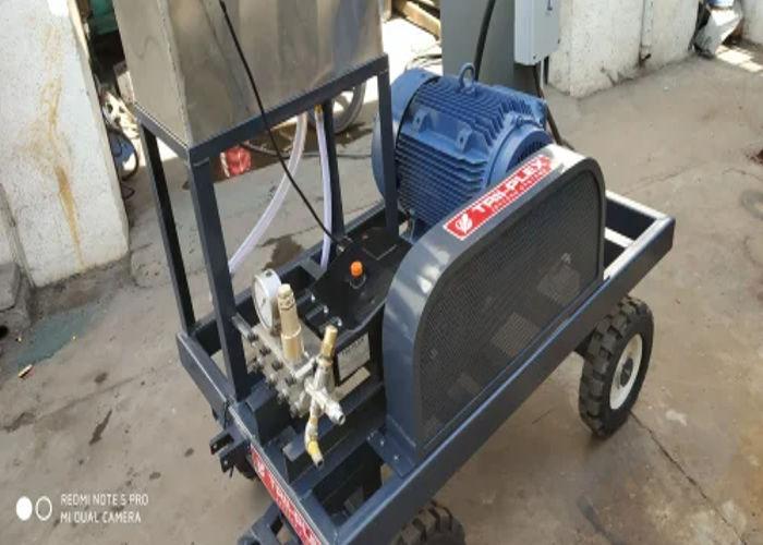 Hydro Jetting Machine - Discharge Pressure: 1378 Bar (20000 Psi)
