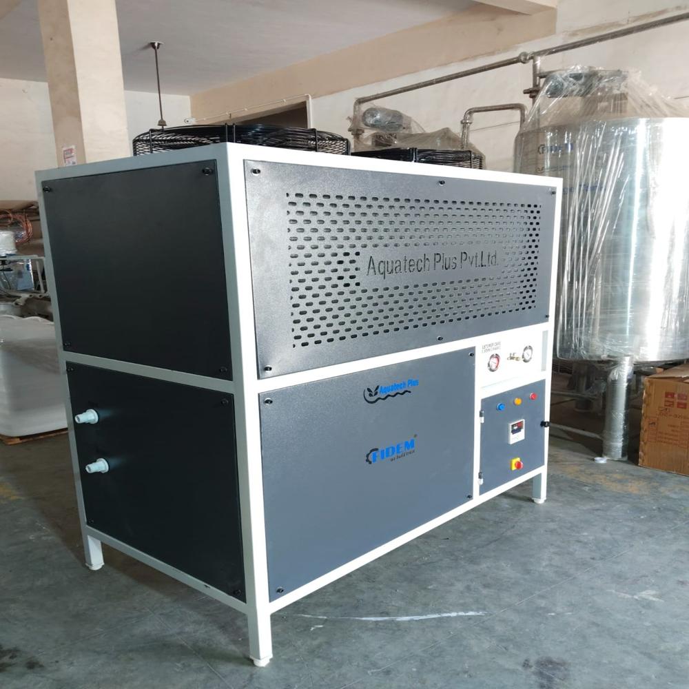 15 TR air cooled chiller