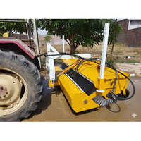 HYDRAULIC BUCKET BROOMER