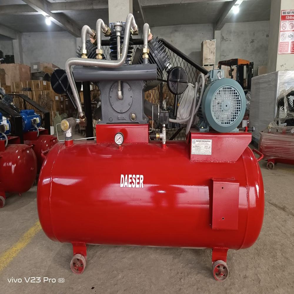 Piston Type Reciprocating Air Compressor - Color: Blue