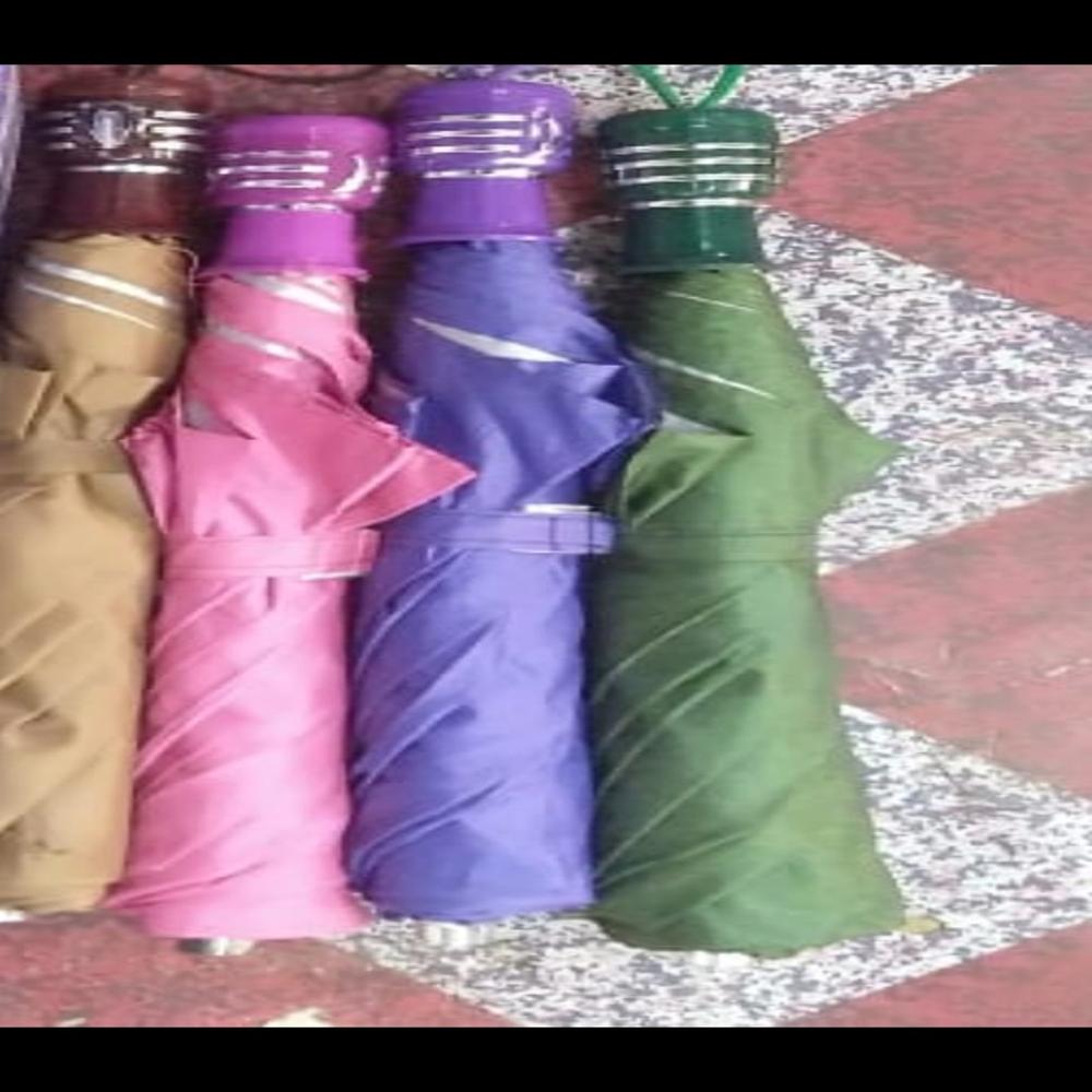 2 FOLD TOPLESS HAND OPEN