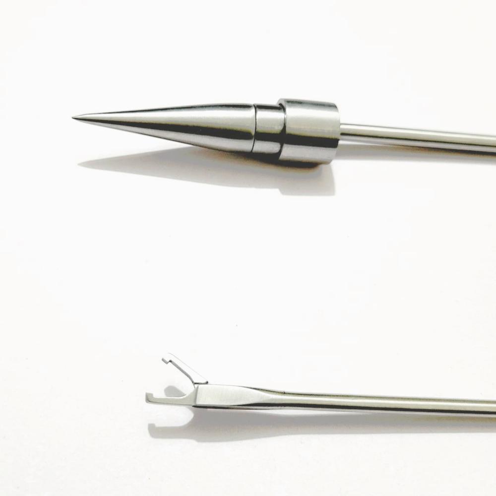 Piles Gun With Forcep - Feature: - Manual Operation
