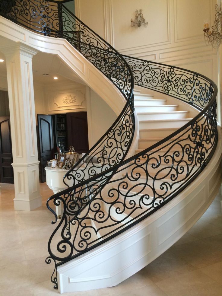 Stylish Bend Glass Staircase Railing