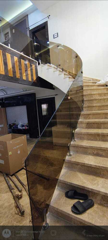 Bend Glass Staircase Railing