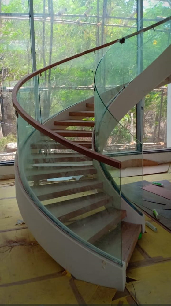Bend Glass Staircase Railing