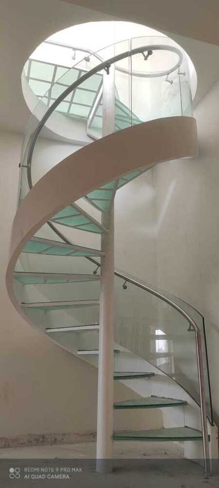 Bend Glass Staircase Railing