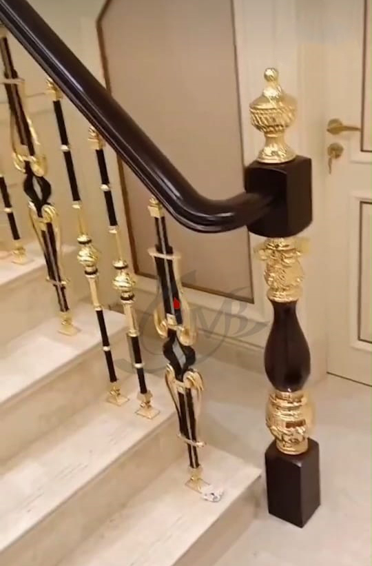 Modern Wooden Staircase Railing