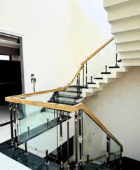 Modern Wooden Glass Staircase Railing - Application: Residential & Commercial