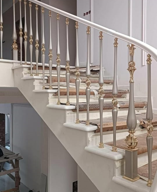 Brass Symmetrical Design Staircase Railing - Application: Residential & Commercial