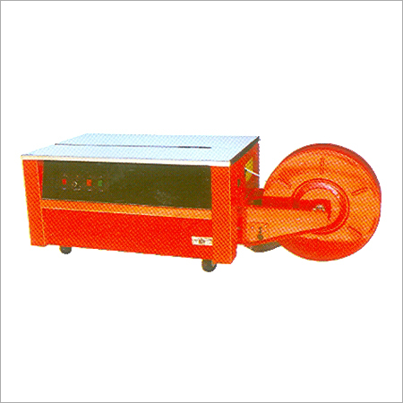 सेमी ऑटोमैटिक बॉक्स स्ट्रैपिंग मशीनें