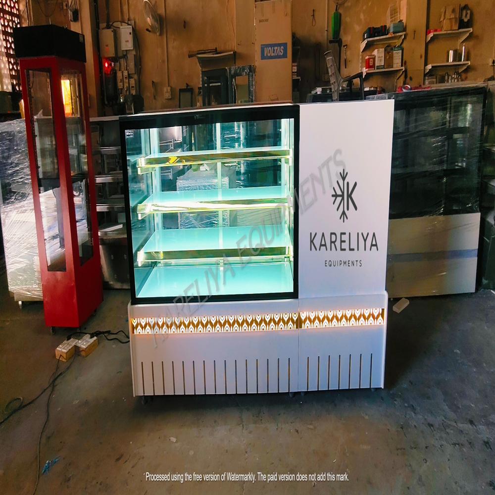 Corian Display Counter - Color: As Per Client Requirement