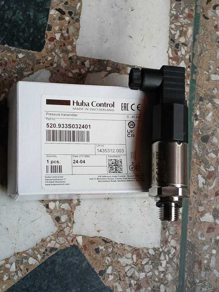 Pressure Transmitter HUBA CONTROL Part No 520.933S032401 Range 0-40 Bar