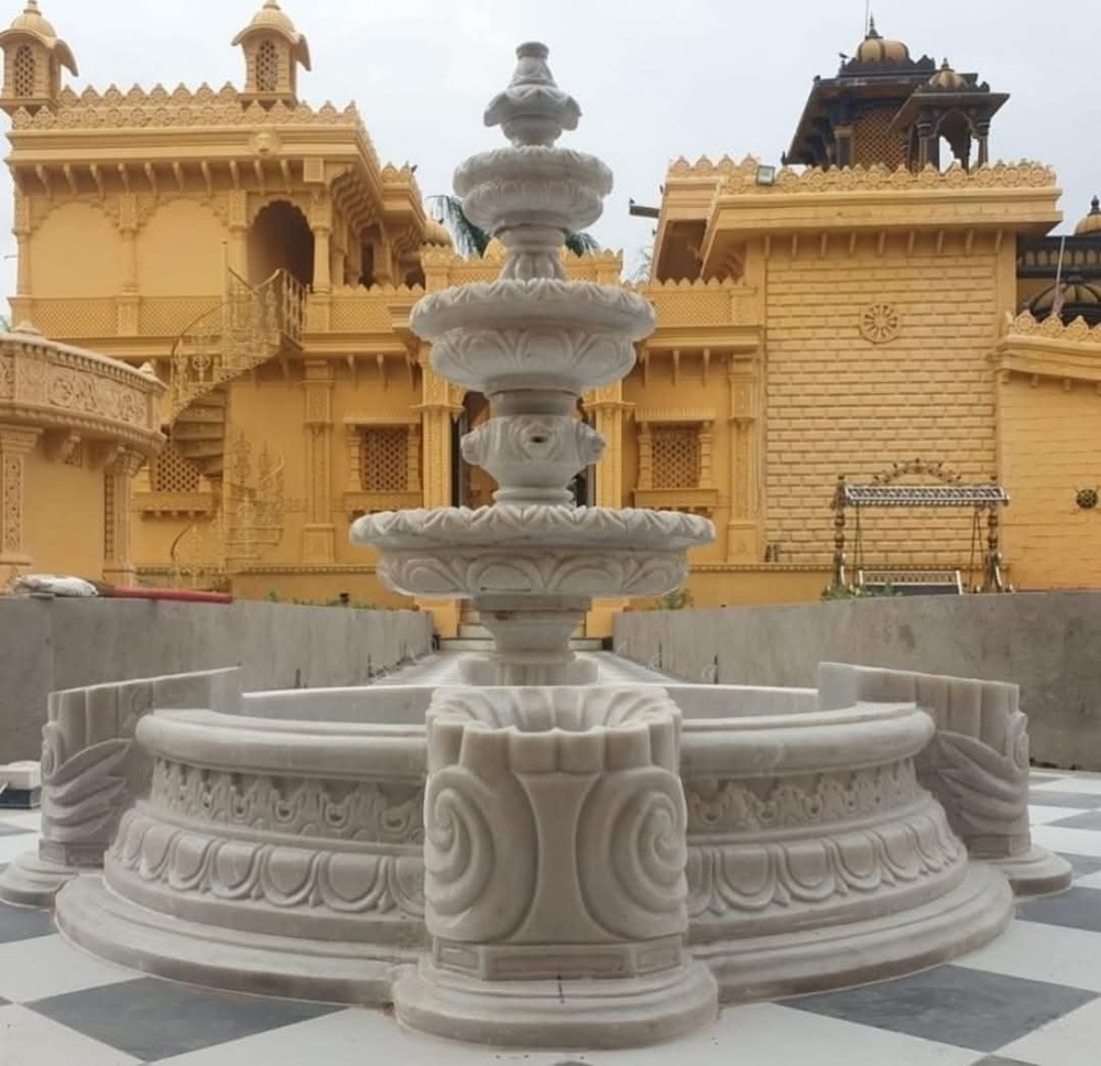 बहु-स्तरीय सफेद संगमरमर का पानी का फव्वारा