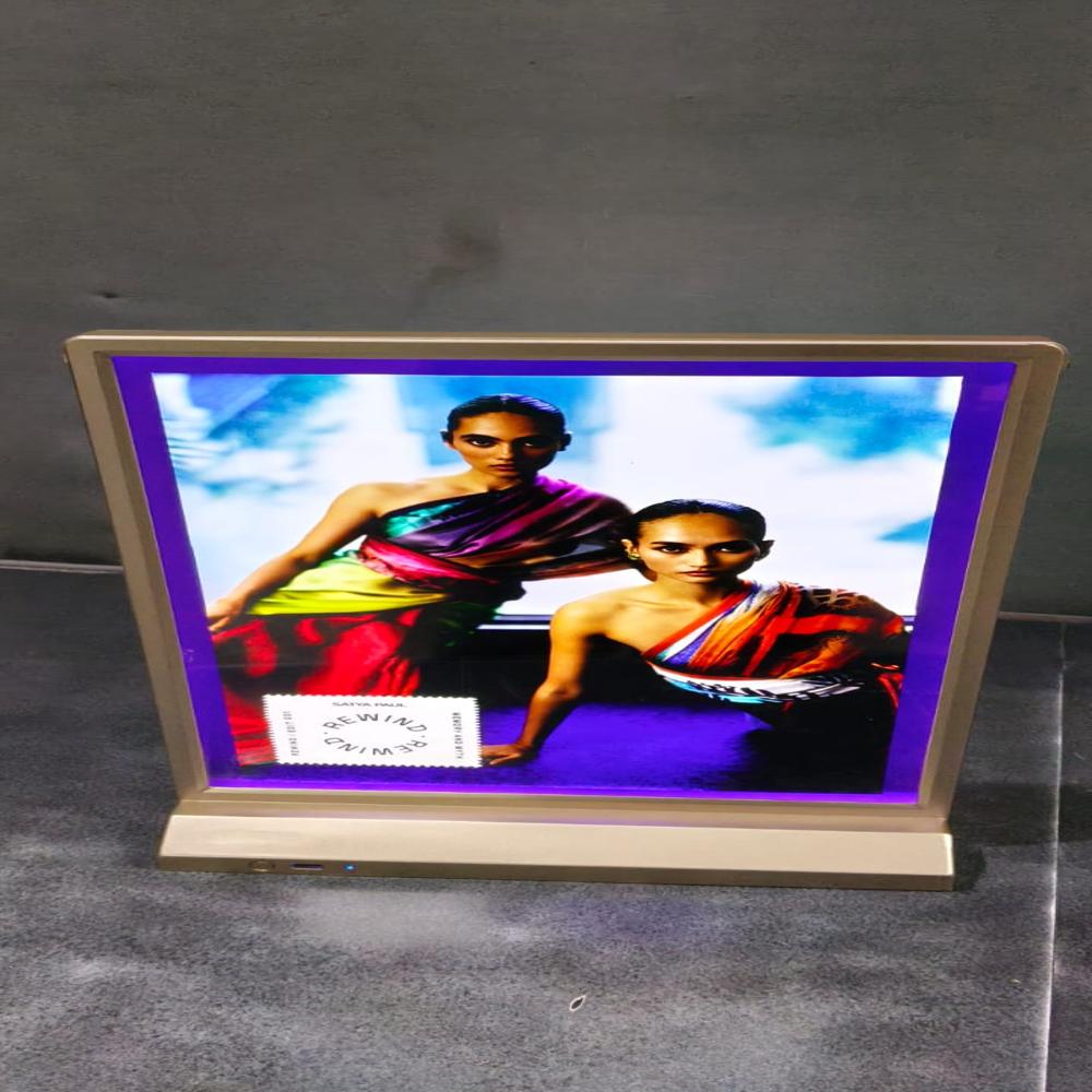 Table Top Display Stand - Battery Life: 12 Hours