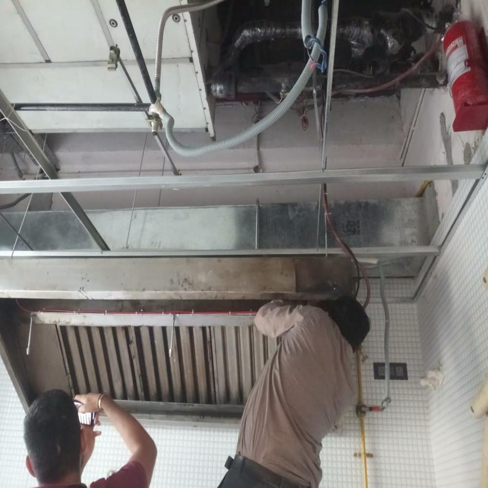 Commercial Kitchen Fire Suppression System - Stainless Steel, 1x1x1 Meter , Reliable Automatic Detection & Suppression, Economical With No Electricity Required