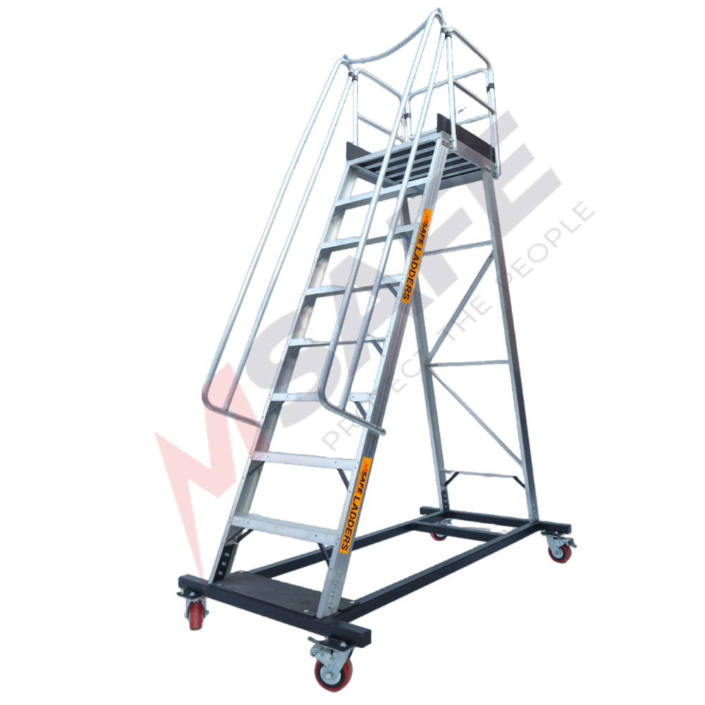 Aluminium Warehouse Ladder - Feature: Non-slip Treads