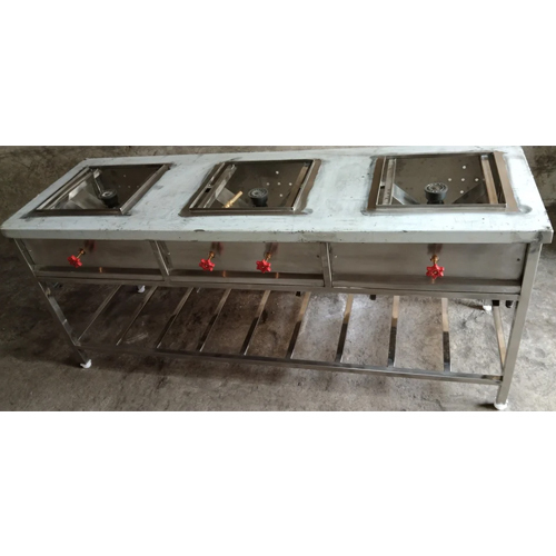 3 Burner Gas Range - Application: Hotel