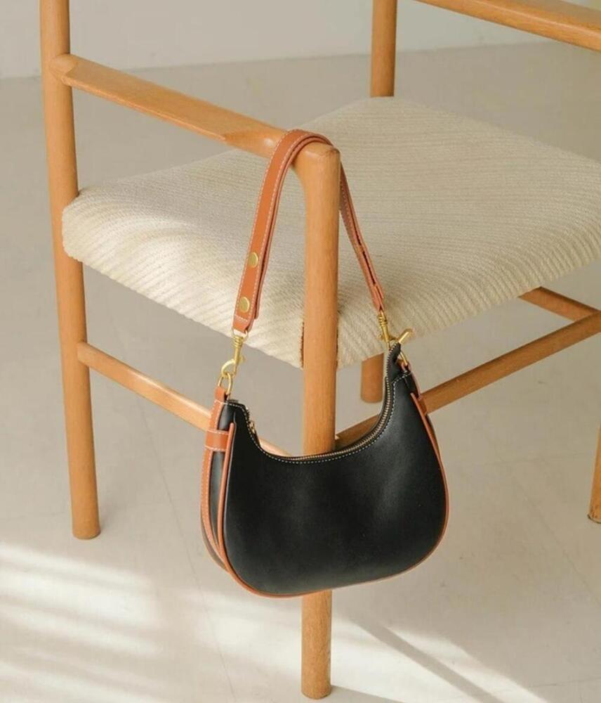 Contrast Sling Bag - Capacity: 5-6 Ltr