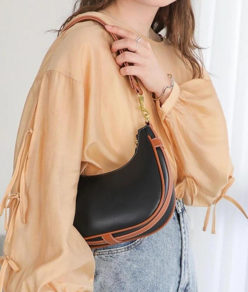 Contrast Sling Bag - Capacity: 5-6 Ltr