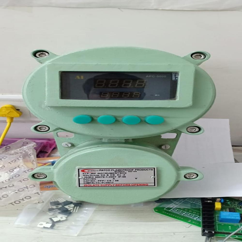 Flp/wp तापमान नियंत्रक ऑपरेटिंग तापमान: -99.9 से+400.0c सेल्सियस (Oc)
