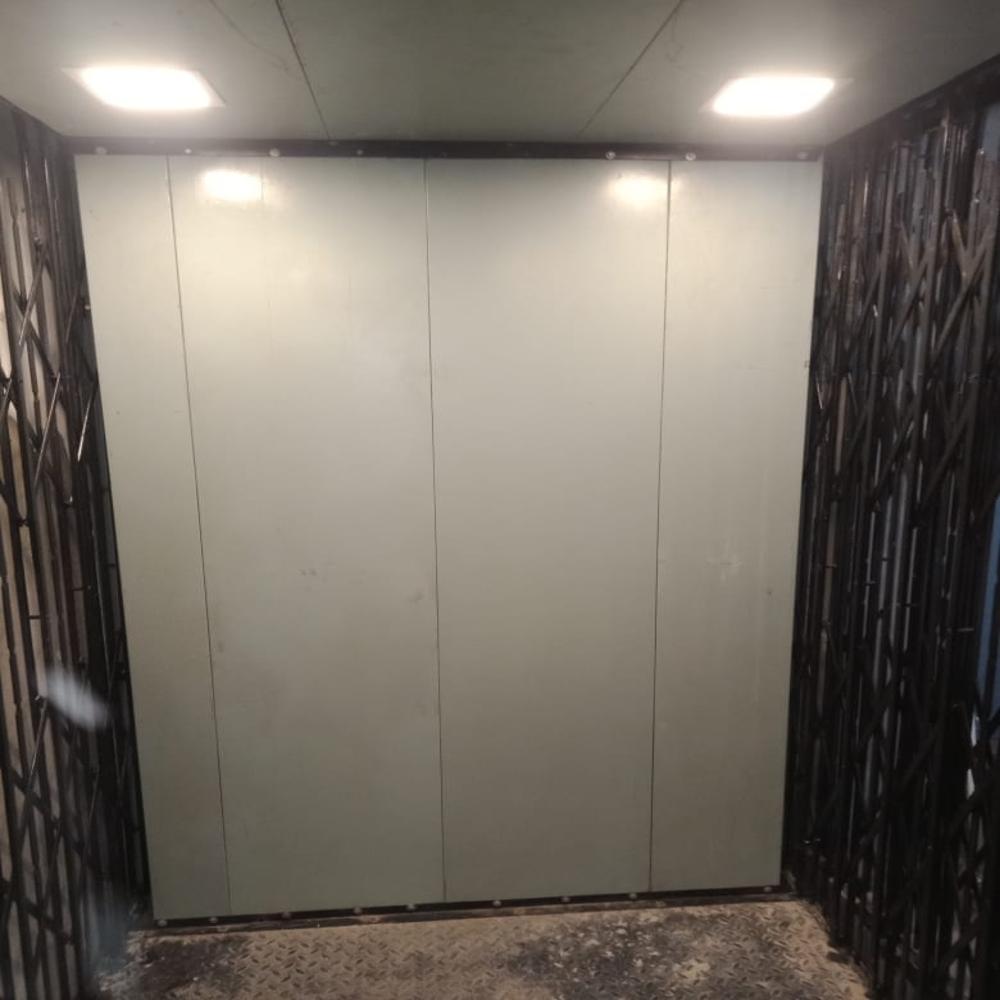 HYDRAULIC GOODS CUM PASSENGER LIFT