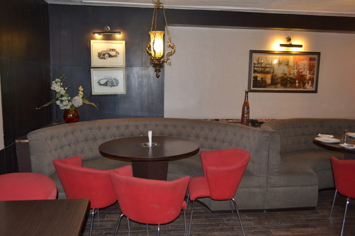 डिज़ाइनर रेस्तरां फर्नीचर