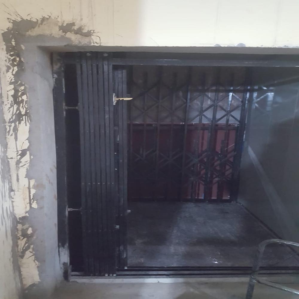 Factory Material Lift