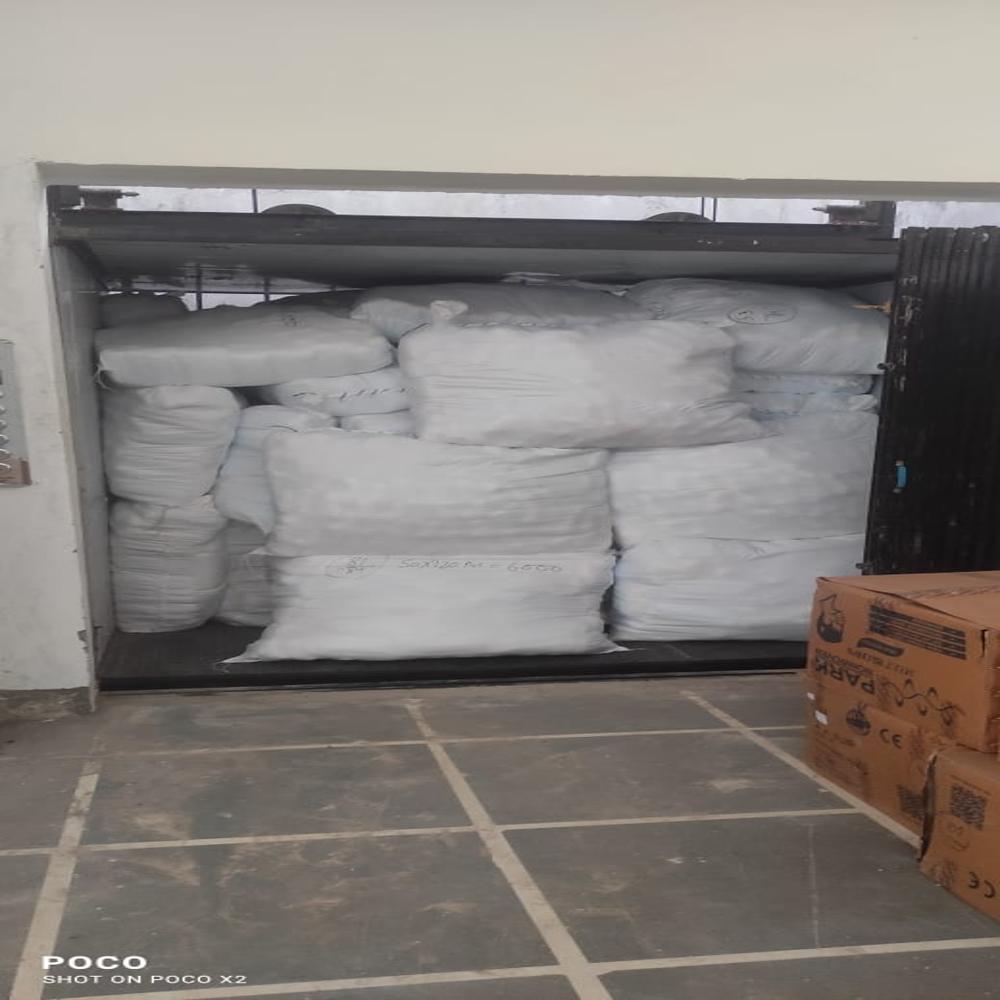 FACTORY MATERIAL LIFT