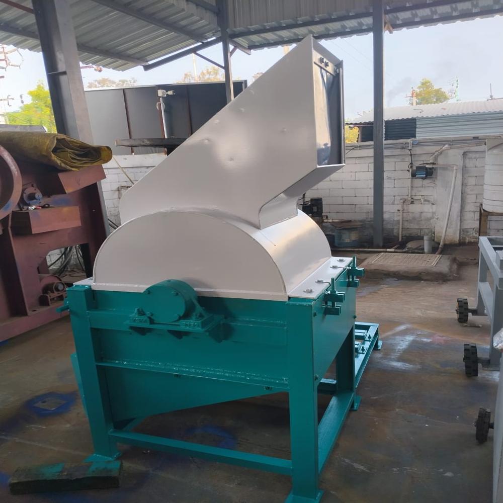 Glass bottle shredder