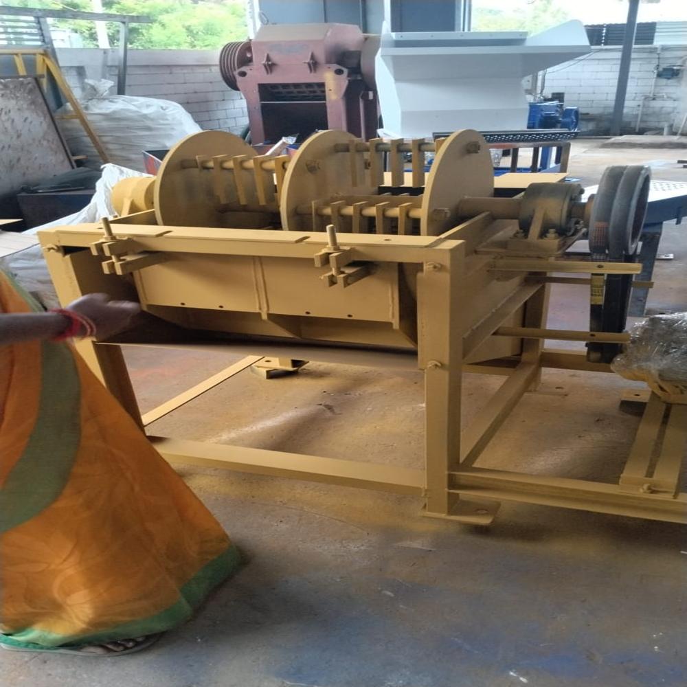 Glass bottle shredder