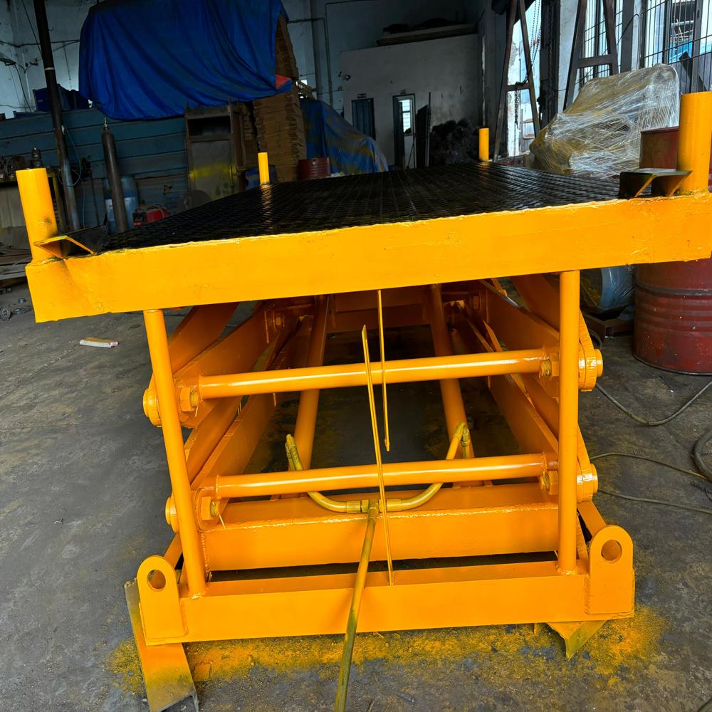 HYDRAULIC SCISSOR LIFT TABLE