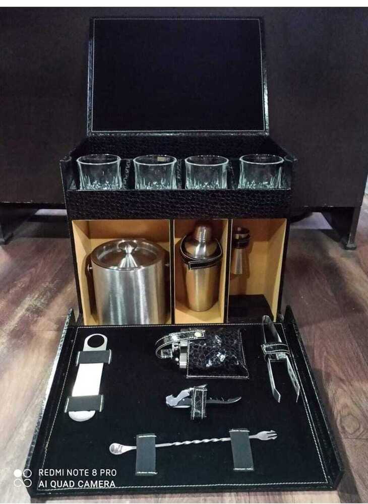 Bar Set  Gifting - Color: Black
