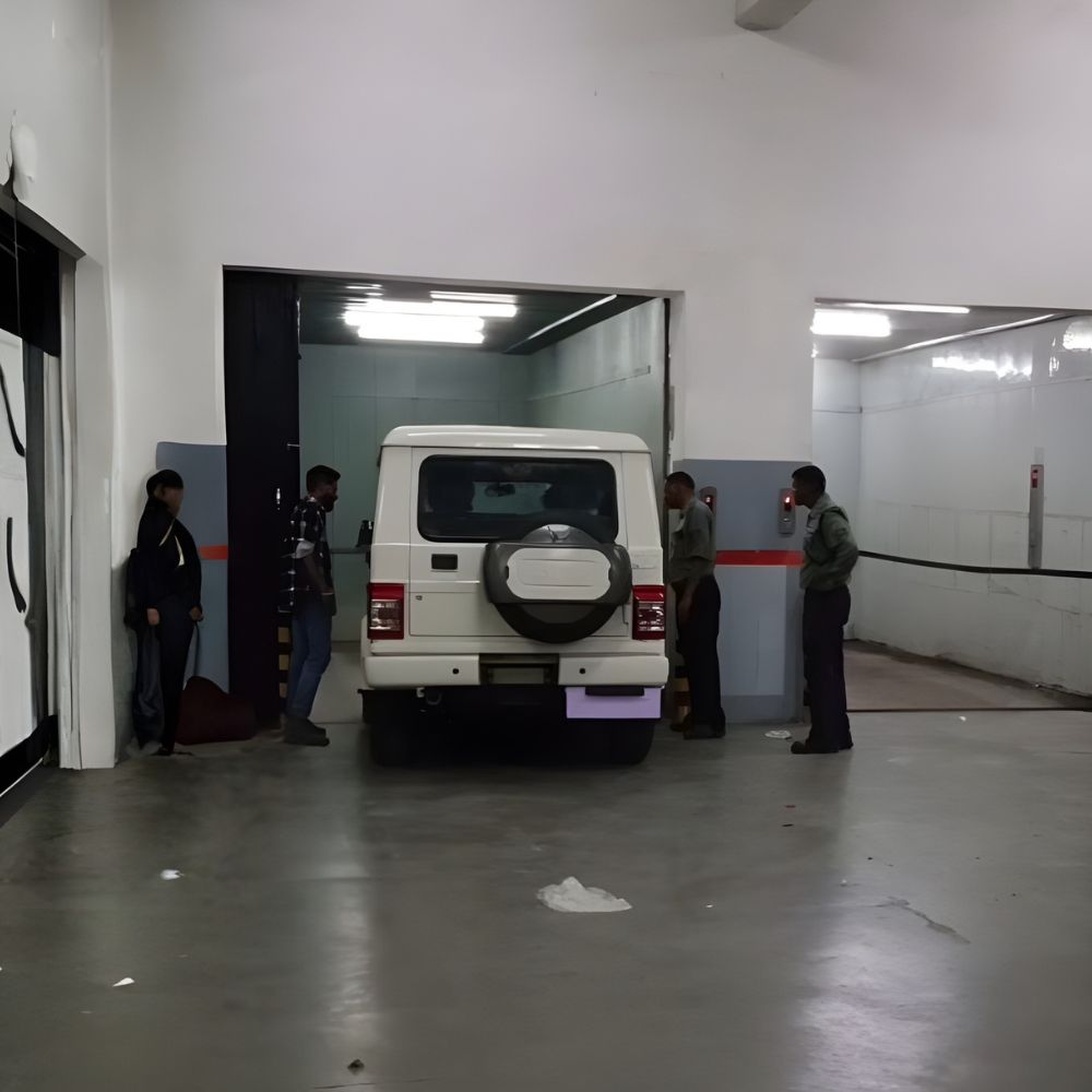 Car Vehicle Lift - Color: Golden Yellow