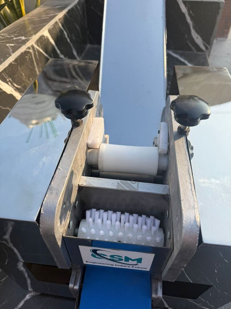 Ss Automatic Momo Sheeter Machine - Color: White