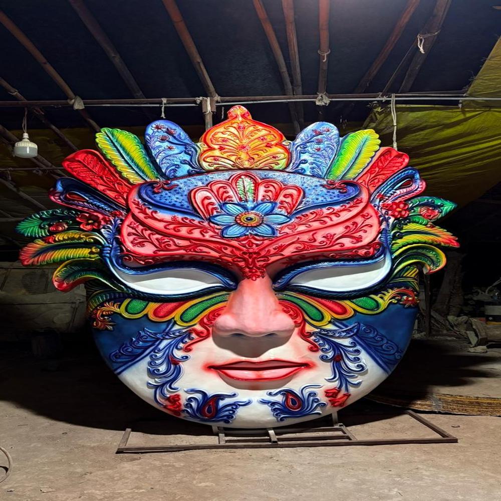 Big Face Mask Fiber Statue